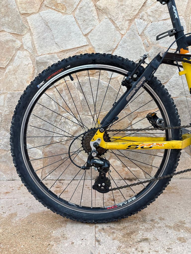 Used Conor Custom Shimano Altus 2004 Mountainbike, Orange — image 7 of 12