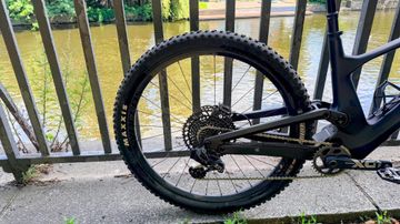 Brugt Scott Genius ST 900 Tuned 2024 2024 Mountainbike — billede 6 af 14