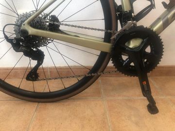 Giant Defy Advanced 2 2024 2024 Road & Gravel d'occasion — image 2 sur 3