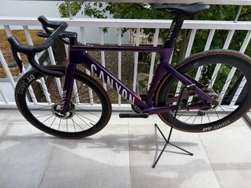 Canyon Aeroad CFR Disc Di2 2023 2023 Road & Gravel usato, Viola — immagine 3 di 14