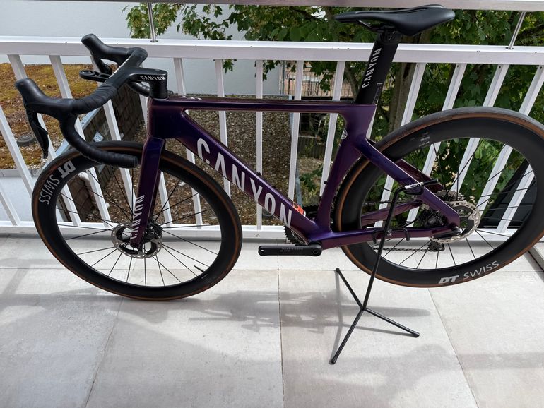 Brugt Canyon Aeroad CFR Disc Di2 2023 2023 Road & Gravel — billede 3 af 14