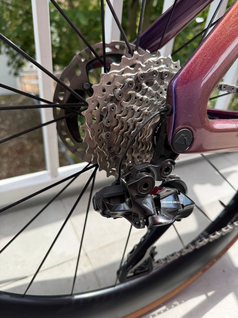 Brugt Canyon Aeroad CFR Disc Di2 2023 2023 Road & Gravel — billede 12 af 14