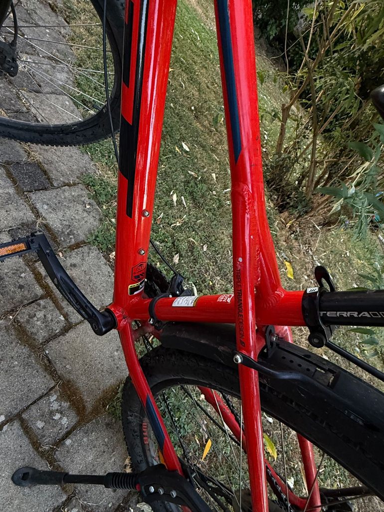 Used GT Avalanche Comp 27.5 2019 2019 Mountainbike, Red, 27.5 — image 10 of 10
