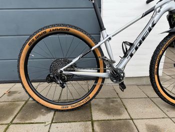 Used Trek Procaliber 6 2019 2019 Mountainbike, Light Gray, 27.5, 29 — image 3 of 7