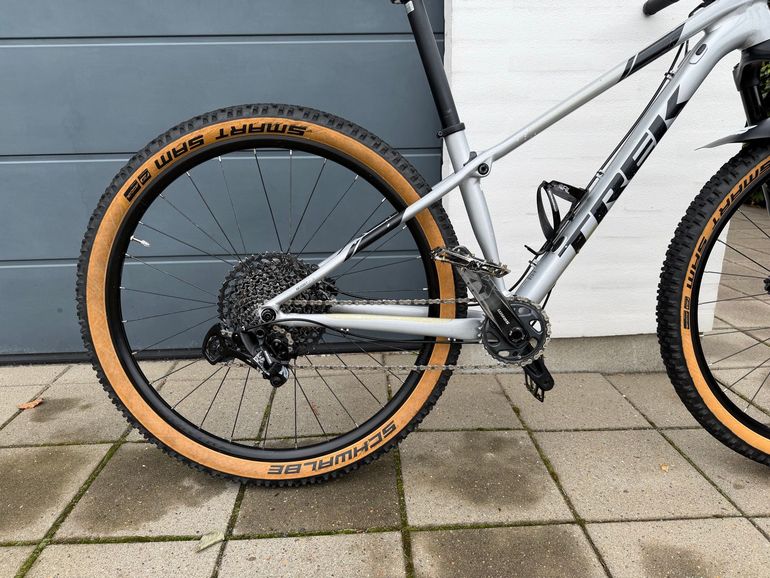 Used Trek Procaliber 6 2019 2019 Mountainbike, Light Gray, 27.5, 29 — image 3 of 7