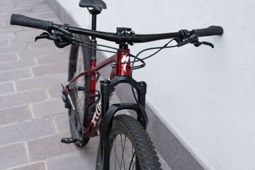 Used Specialized Chisel Comp 2021 2021 Mountainbike, Red, 29 — image 3 of 11