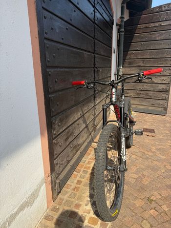 Specialized Enduro Comp 29/6Fattie 2017 2017 Mountainbike usato, Nero — immagine 2 di 16