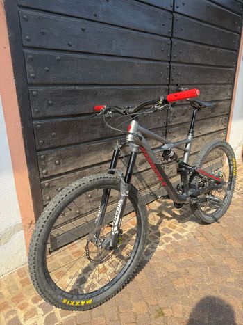 Specialized Enduro Comp 29/6Fattie 2017 2017 Mountainbike usato, Nero — immagine 3 di 16