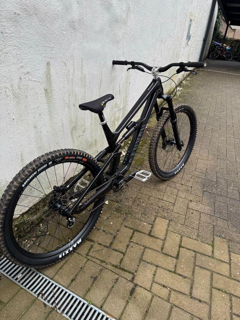Używany Canyon Torque Mullet CF 7 2023 2023 Mountainbike — zdjęcie 4 z 6