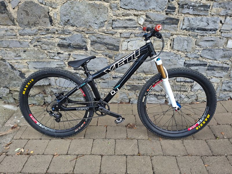 Used Yeti 2011 DJ Medium 2011 MTB