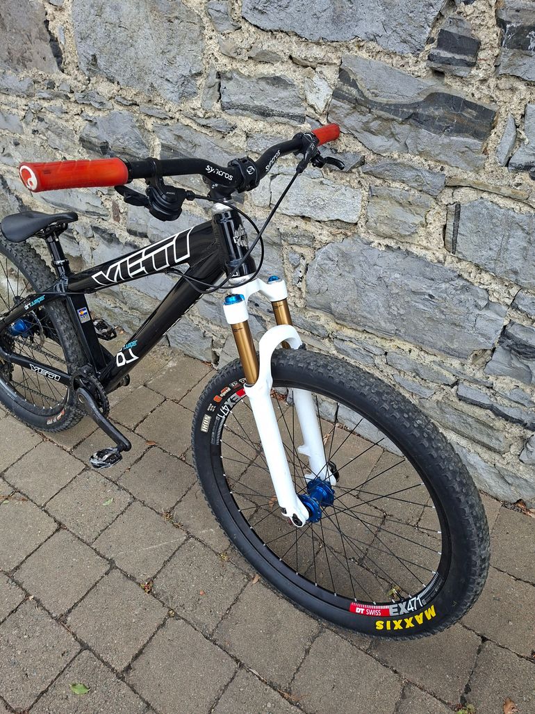 Gebrauchtes Yeti 2011 DJ Medium 2011 Mountainbike, Schwarz — Bild 2 von 6