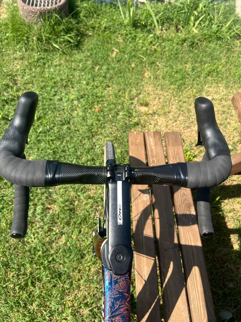 Tweedehands Guerciotti Veloce Shimano 105 Di2 2024 Road & Gravel — afbeelding 6 van 10