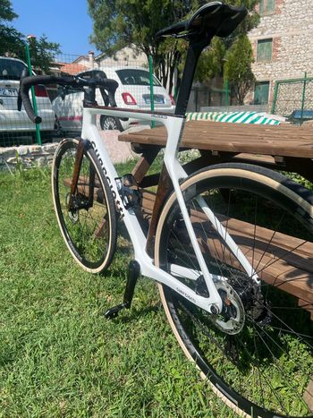 Tweedehands Guerciotti Veloce Shimano 105 Di2 2024 Road & Gravel — afbeelding 2 van 10