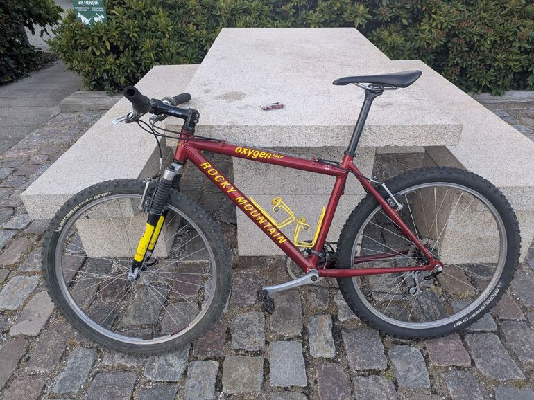 Used Rocky Mountain Oxygen Shimano Deore XT 1996 Mountainbike, Red — image 2 of 14