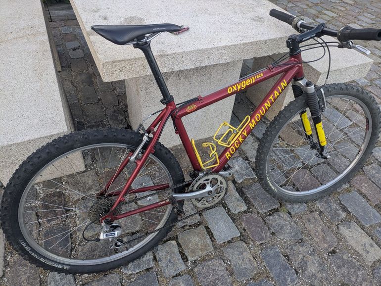 Used Rocky Mountain Oxygen Shimano Deore XT 1996 Mountainbike, Red — image 11 of 14