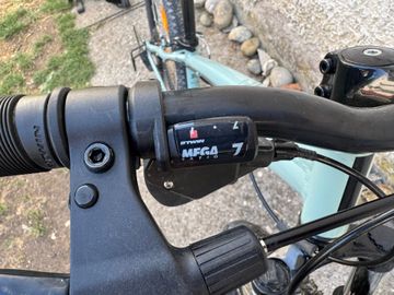 Použité ROCKRIDER Custom Microshift 2023 Youth — obrázek 4 z 15