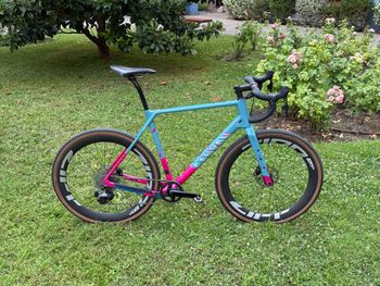Canyon Grizl CF SL 7 Throwback 2023 2023 Road & Gravel d'occasion