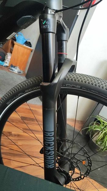 Used Trek E-Caliber 9.6 2021 2021 Mountainbike, Black, 29 — image 6 of 8