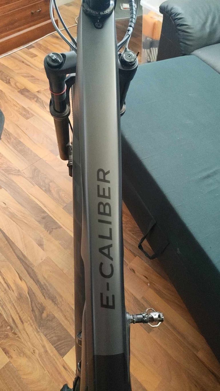 Used Trek E-Caliber 9.6 2021 2021 Mountainbike, Black, 29 — image 4 of 8