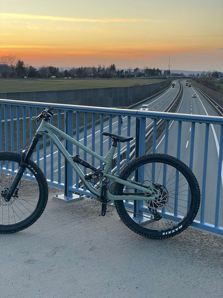 Gebrauchtes Commencal CLASH ORIGIN 2022 Frameset 2022 Mountainbike, Grün, 27.5 — Bild 2 von 3