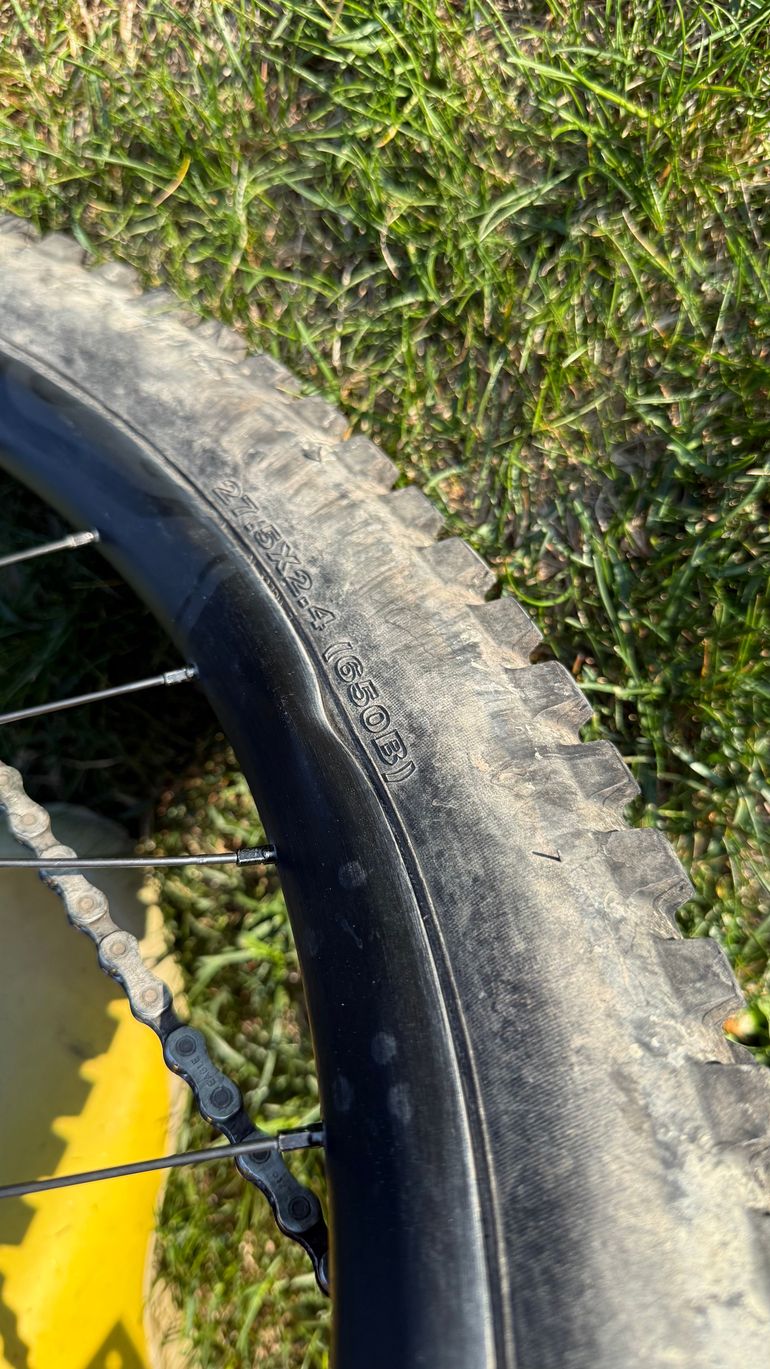 Brugt YT Capra Core 3 CF MX 2022 Mountainbike — billede 10 af 11