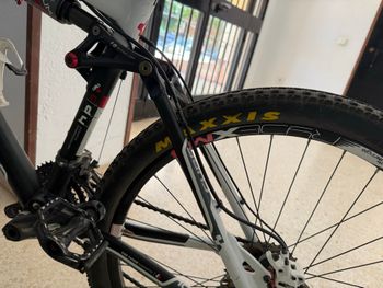Gebrauchtes CUBE AMS HYBRID Shimano SLX 2012 Mountainbike, Weiß — Bild 3 von 9