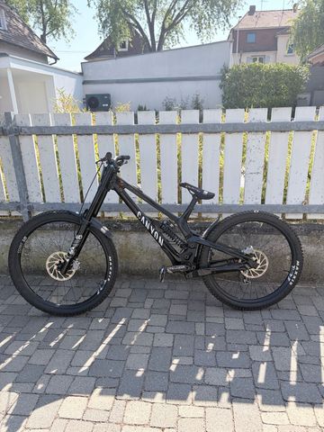 Używany Canyon Sender CFR Underdog 2025 2025 MTB