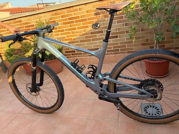 Used Scott Spark Shimano XTR 2024 Mountainbike, Light Gray — image 2 of 5