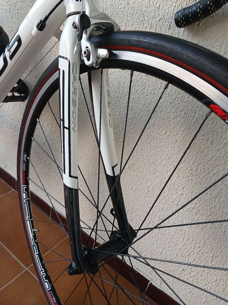 Used Focus Custom Shimano Sora 2012 Road & Gravel, White — image 5 of 5