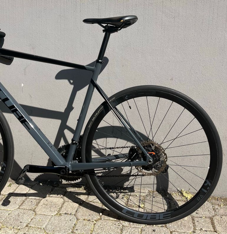 Gebrauchtes CUBE ATTAIN SL 2022 2022 Road & Gravel, Hellgrau — Bild 3 von 7