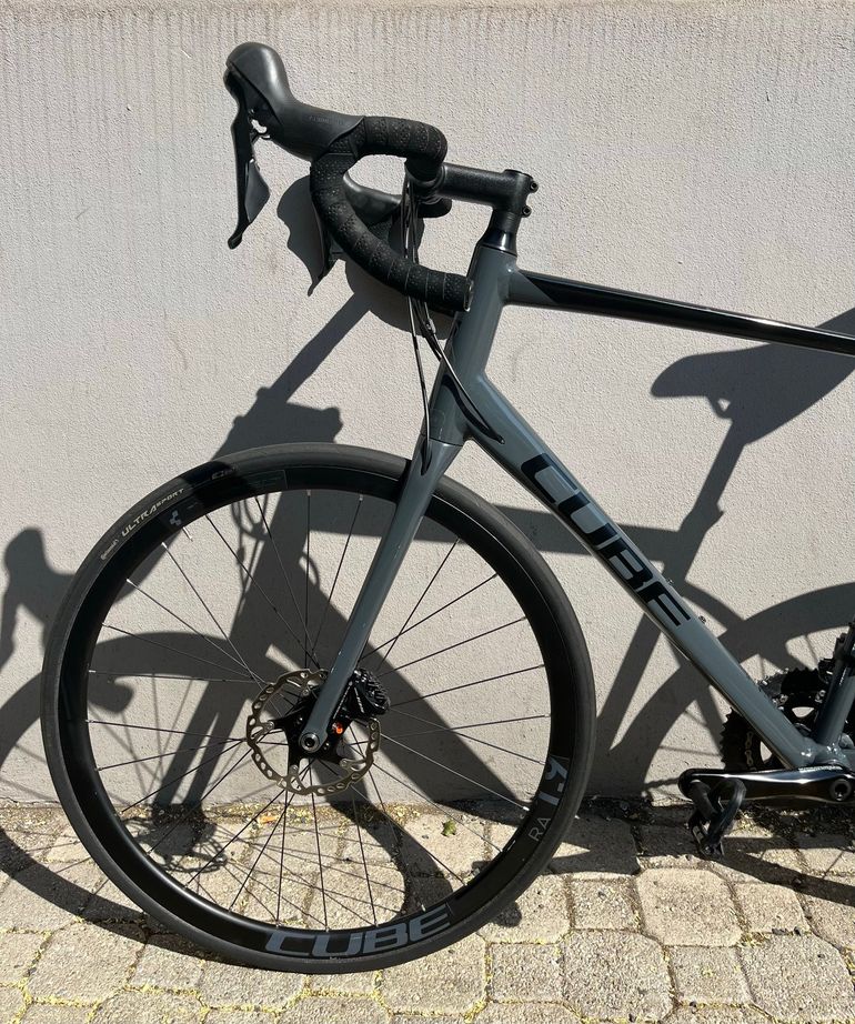 Gebrauchtes CUBE ATTAIN SL 2022 2022 Road & Gravel, Hellgrau — Bild 2 von 7
