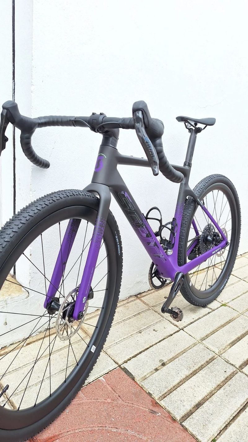 Used Scott Addict Gravel 20 2026 (talla M) Custom SRAM Rival eTap AXS 2026 Road & Gravel