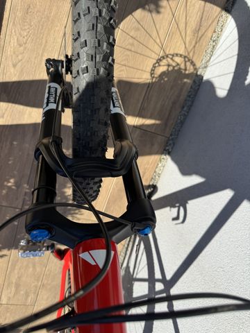Used Canyon Exceed Shimano Deore XT 2020 Mountainbike, Red — image 9 of 15