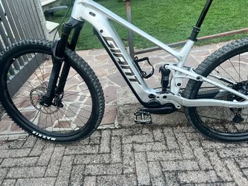 Použité Giant Stance E+ 0 Pro 2023 2023 MTB