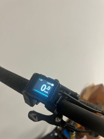 Used Giant Stance E+ 0 Pro 2023 2023 Mountainbike, Light Gray, 29 — image 5 of 9