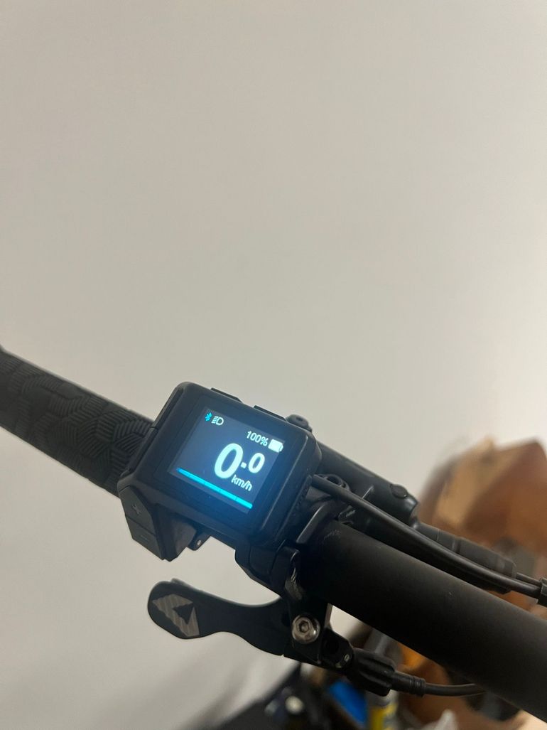 Used Giant Stance E+ 0 Pro 2023 2023 Mountainbike, Light Gray, 29 — image 5 of 9