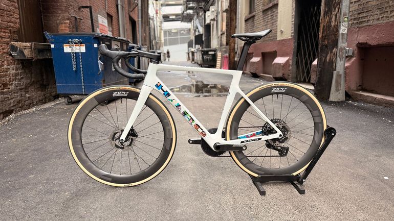 Used Haro Rivette SRAM Force eTap AXS 2025 Road & Gravel, White — image 2 of 19