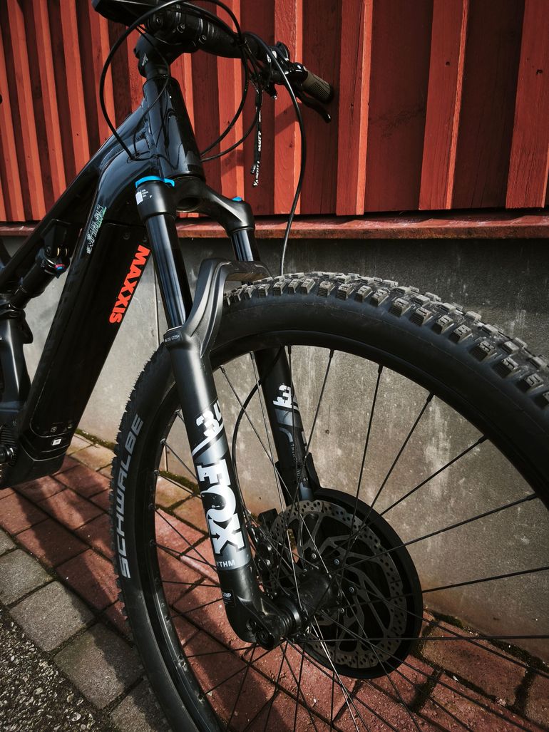 Gebrauchtes Canyon Neuron:ON 6 2023 Mountainbike, Schwarz — Bild 3 von 6
