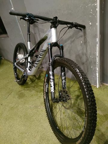 Canyon Lux Trail CF 7 2026 2026 Mountainbike usato, Grigio chiaro — immagine 2 di 11