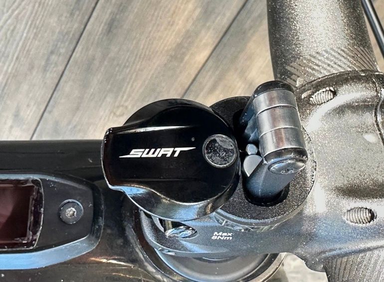 Brugt Specialized Kenevo Shimano Deore XT 2022 Mountainbike — billede 15 af 17