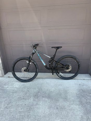 Used Marin Rift Shimano Deore LX 2022 Mountainbike, Light Gray — image 12 of 16