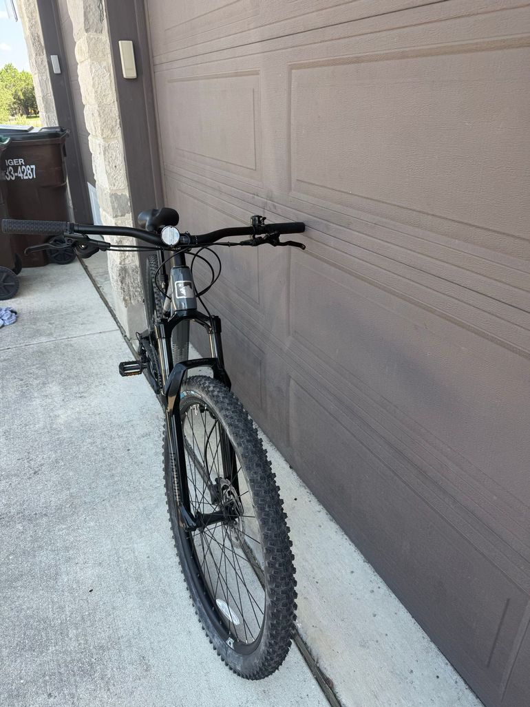Used Marin Rift Shimano Deore LX 2022 Mountainbike, Light Gray — image 8 of 16