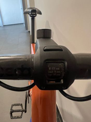 Używany BMC URS 01 THREE 2022 2022 Road & Gravel — zdjęcie 4 z 8