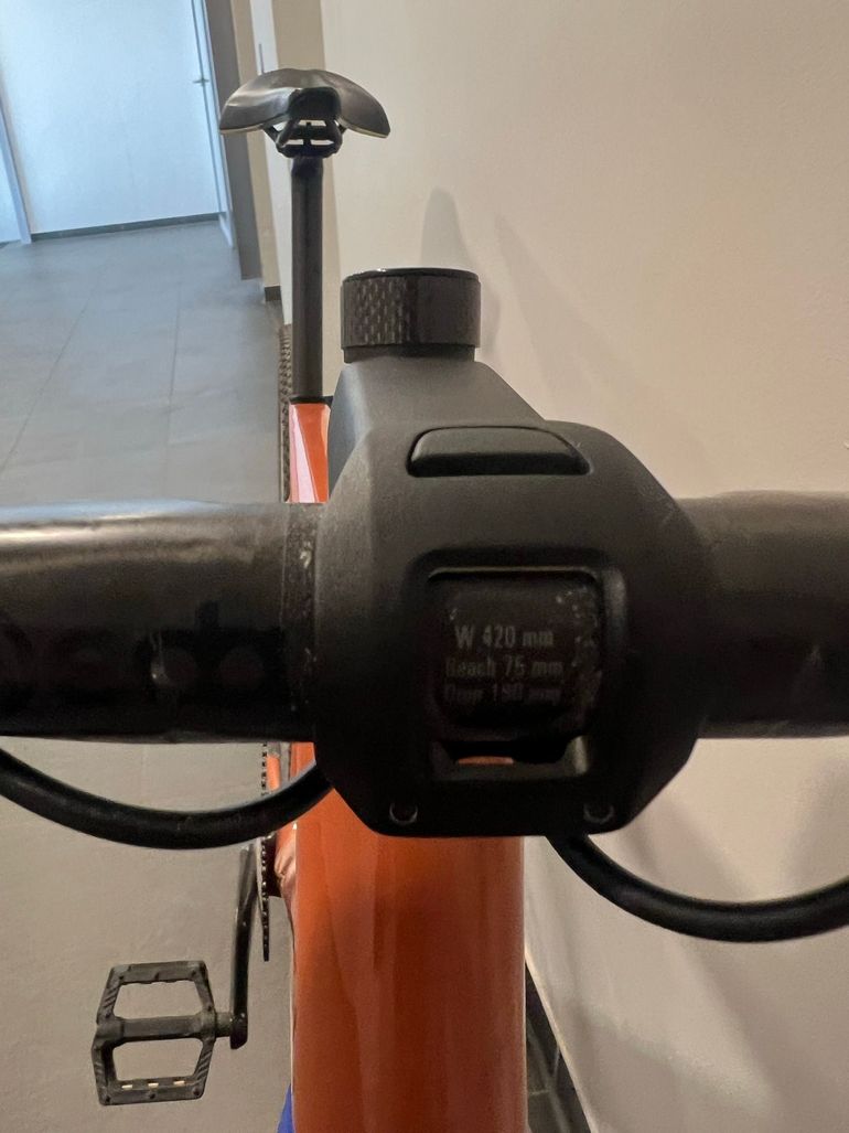 Używany BMC URS 01 THREE 2022 2022 Road & Gravel — zdjęcie 4 z 8