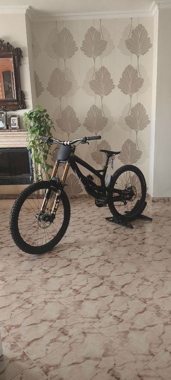 Brugt YT Industries Tues CF 2018 2018 MTB