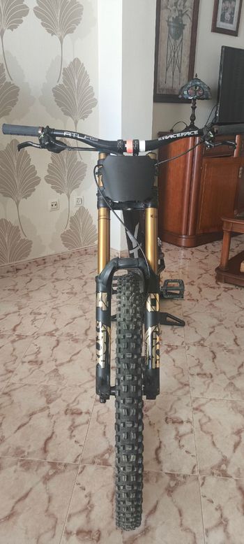 YT Industries Tues CF 2018 2018 Mountainbike usato, Nero — immagine 10 di 10