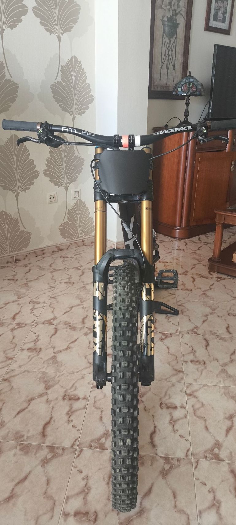 YT Industries Tues CF 2018 2018 Mountainbike usato, Nero — immagine 10 di 10