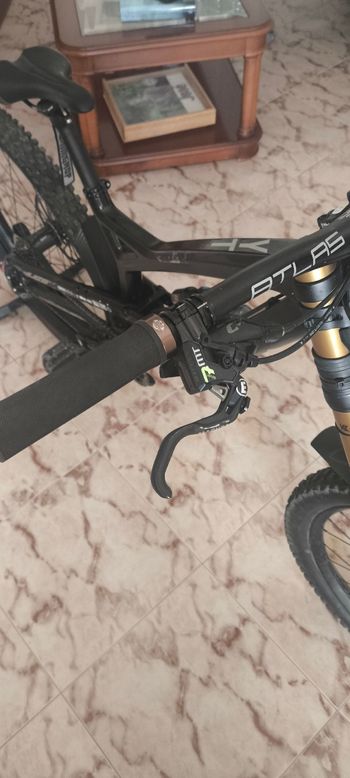 YT Industries Tues CF 2018 2018 Mountainbike usato, Nero — immagine 6 di 10