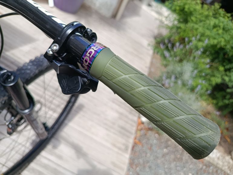 Used Sauvage Laforet 2024 Mountainbike, Light Gray — image 9 of 11