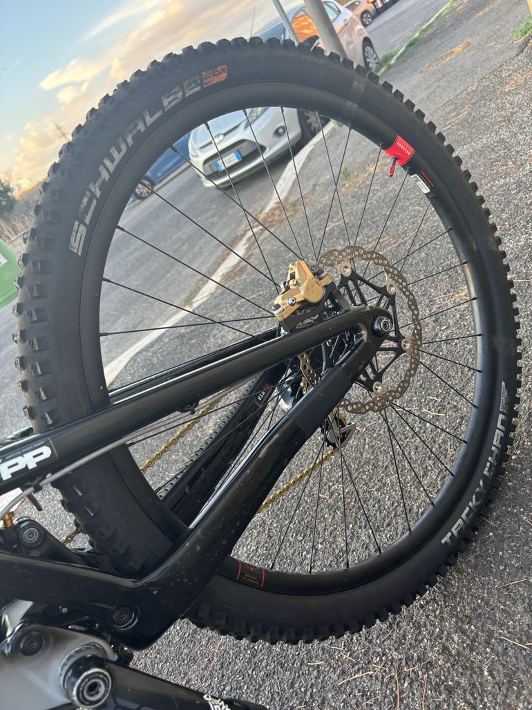 Used Santa Cruz V10 SRAM GX Eagle 2024 Mountainbike, Light Gray — image 5 of 5